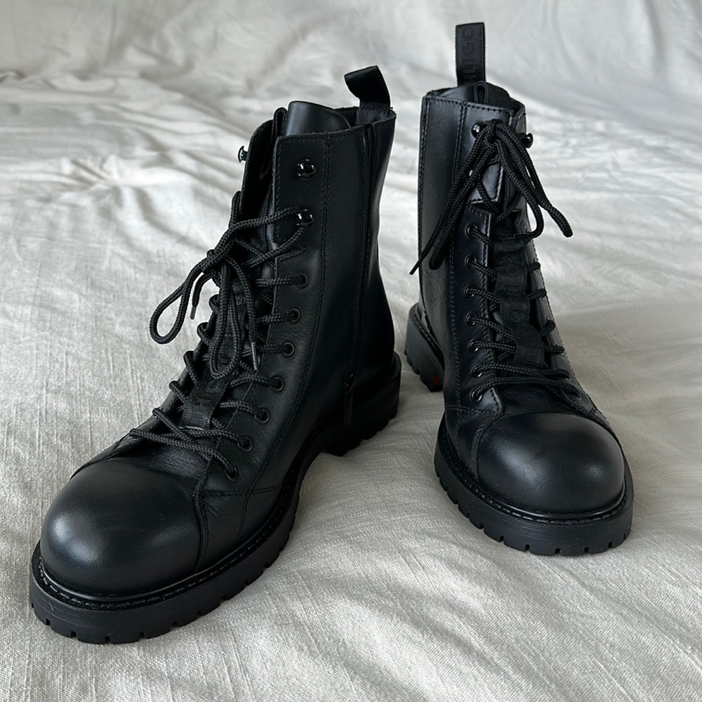 Absolutely new HUGO mens boots